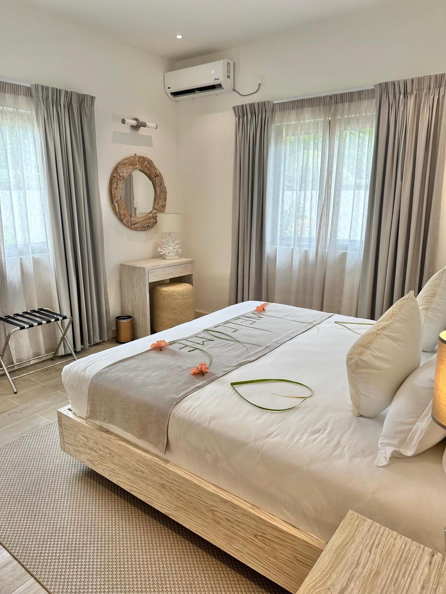 Pineapple Beach Villas Baie Lazare  Exterior foto
